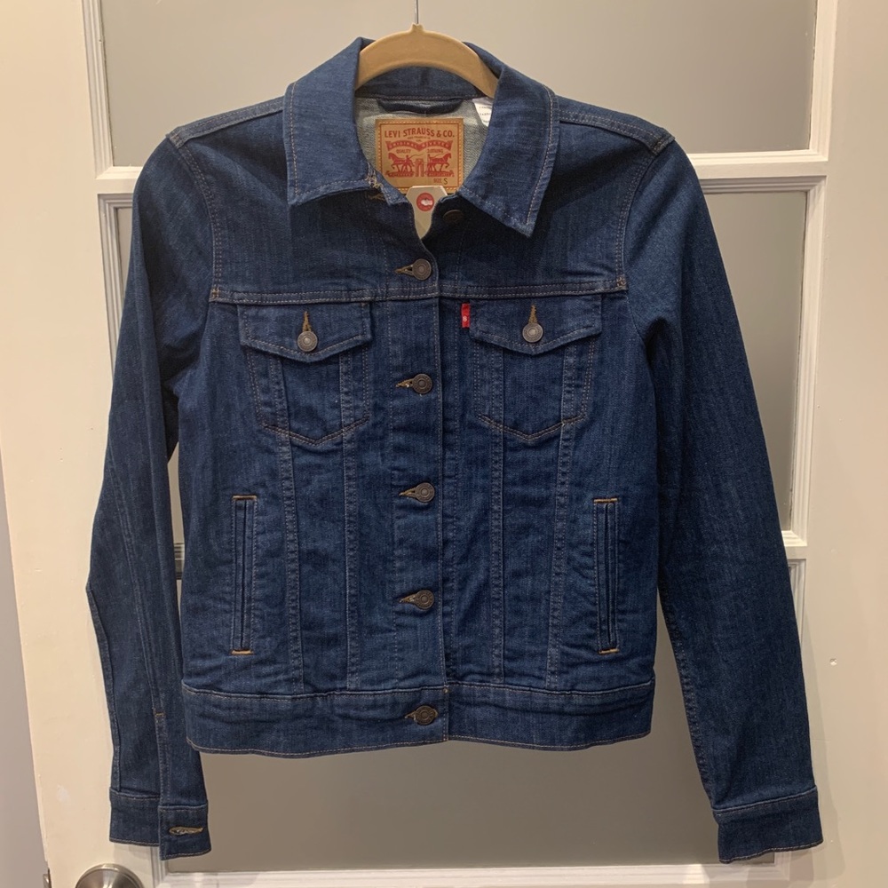 Levi’s NWT dark wash jean jacket